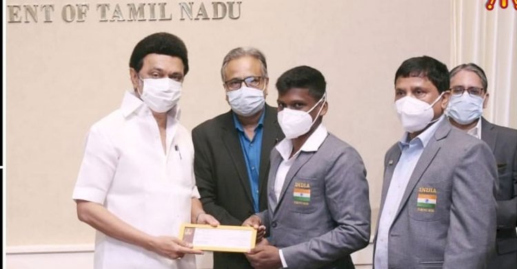 Tamil Nadu CM Thiru MK Stalin awarded 2 Crore Rupees Cash Prize to Tokyo 2020 Silver Medallist Mr. Mariyappan